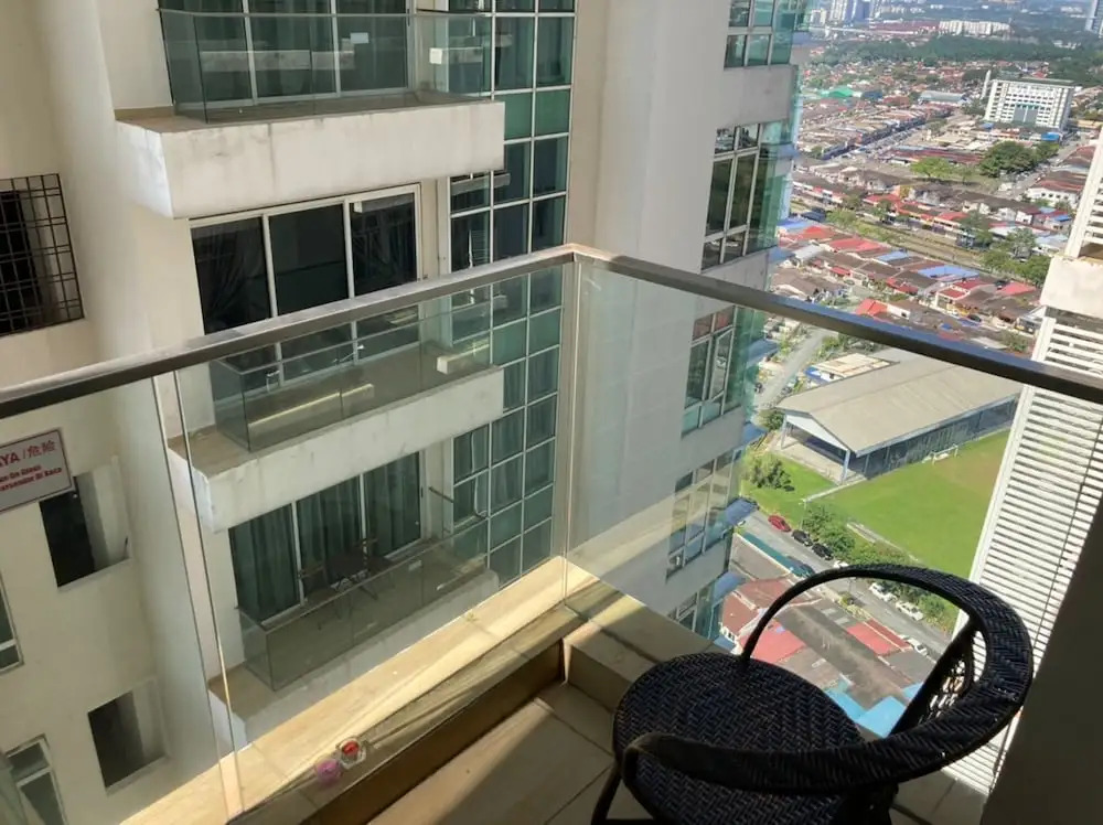 JB City Shopping Mall Apartment