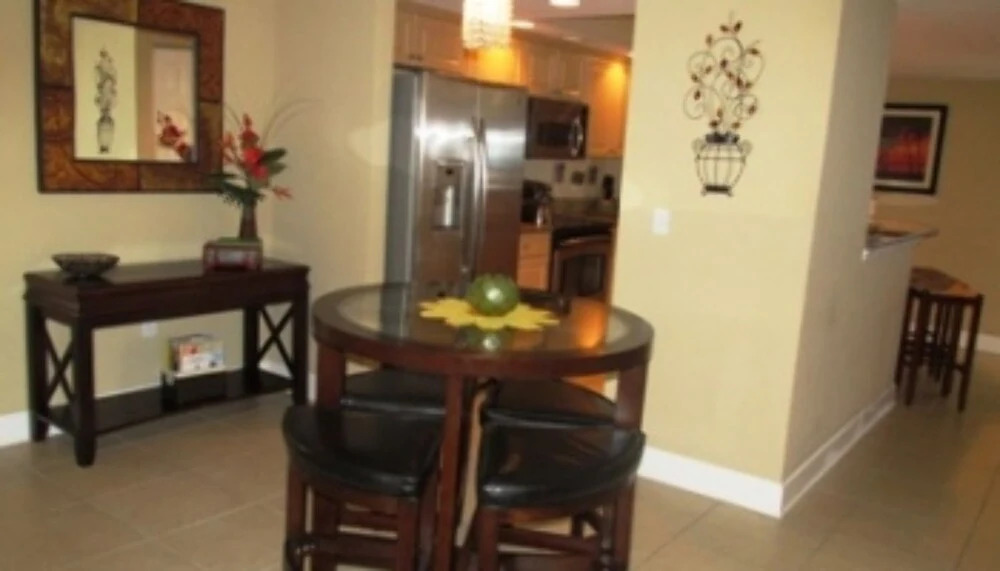 Dimucci Twin Towers 1008 - Gorgeous 3 BR 3 BA