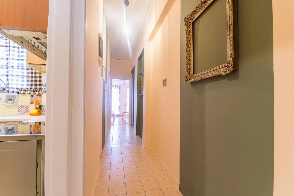 Comfy Kerameikos Apartment by Cloudkeys