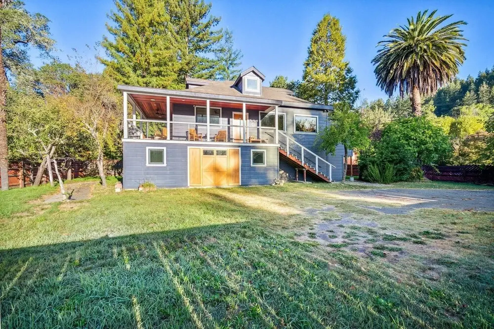 Pet’s FREE! Modern luxury steps from Russian River by Redawning