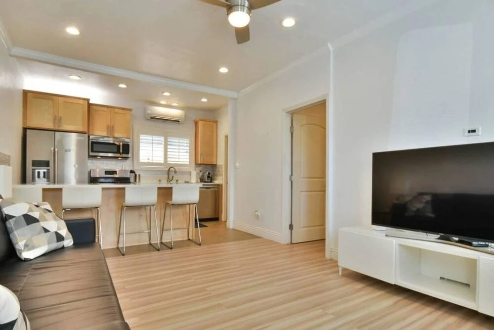A2 Magnificent Home Steps From the Beach Sleeps 4