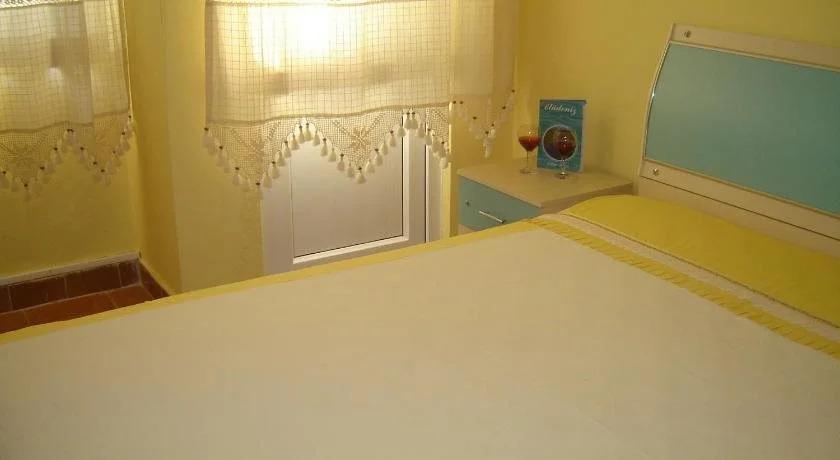 Greeneye Hotel