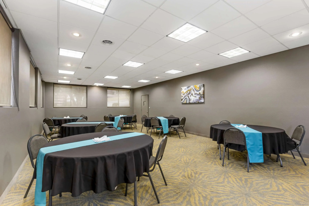 Best Western Plus Landing View Inn & Suites