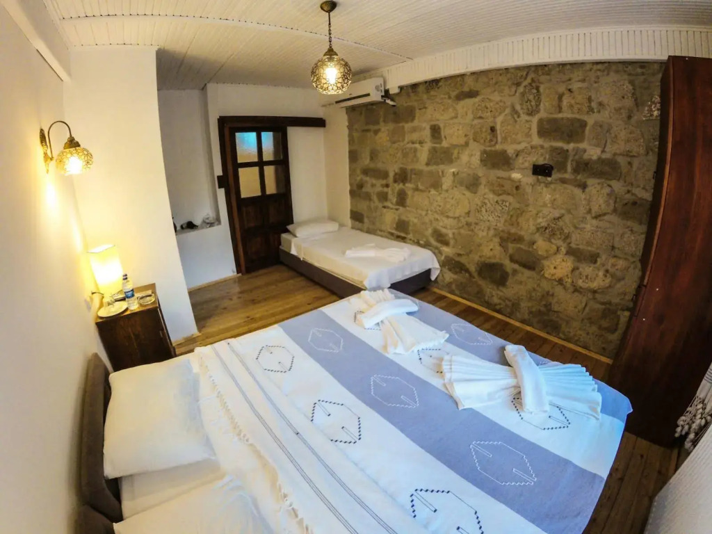 Zeushan Hotel