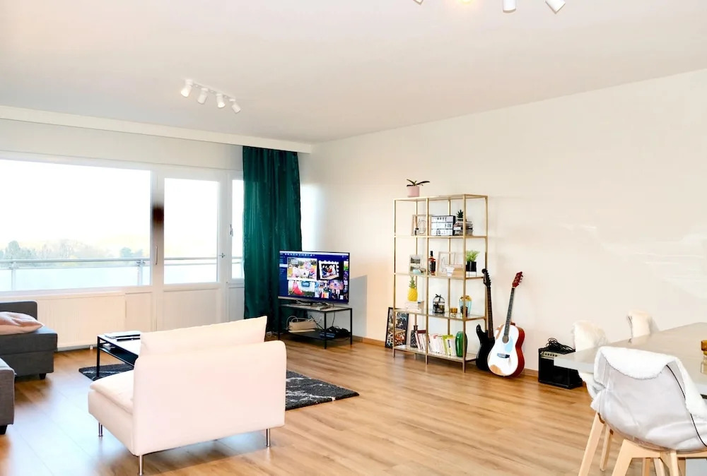 Apartment with 2 Bedrooms in Molenbeek-Saint-Jean, with Wonderful City View, Furnished Balcony And Wifi