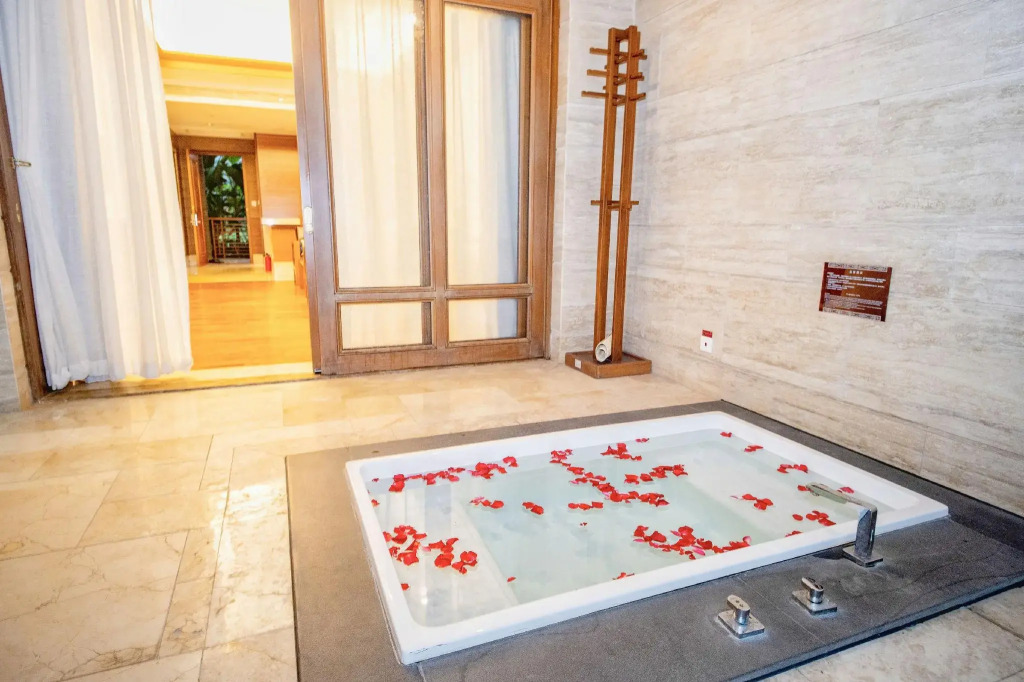 Zhongshan Hot Spring Resort