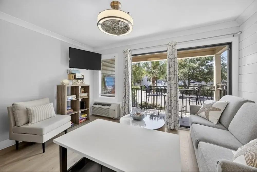 South End - 180 Sea Side Villas 1 Bedroom Condo