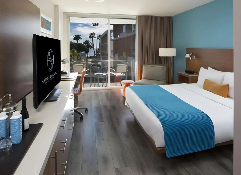 Shore Hotel