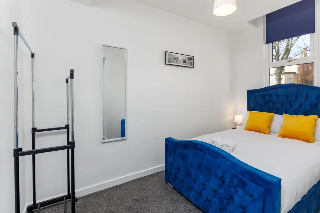 FLATZY - Stylish Abode on Doorstep of Sefton Park *10 minutes to Centre*