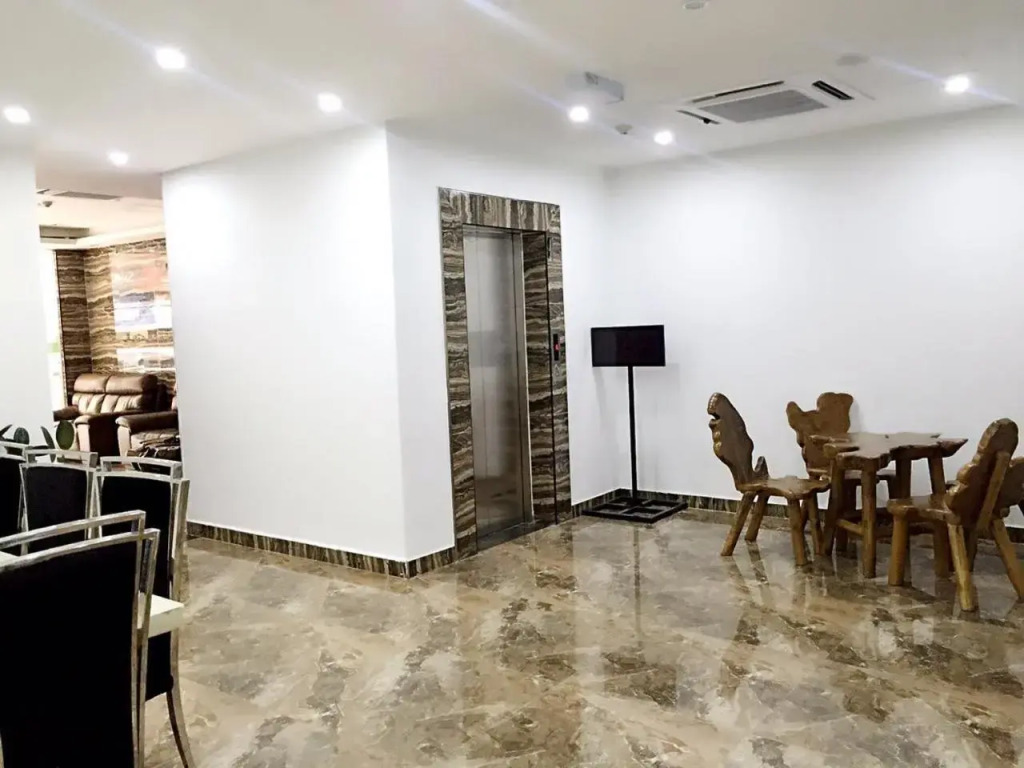 Fan Holiday Hotel