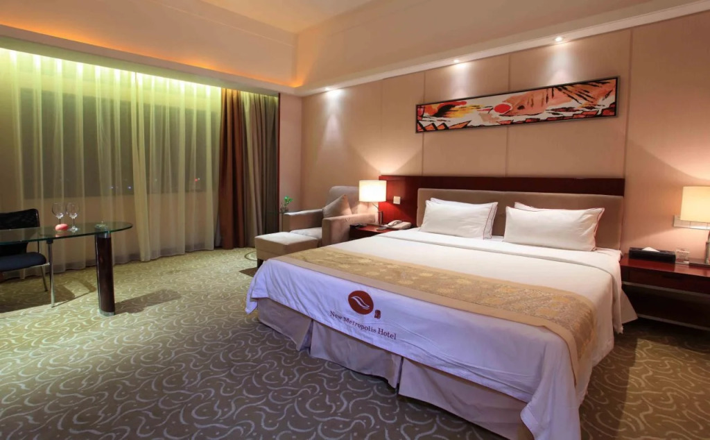 New Metropolis Hotel