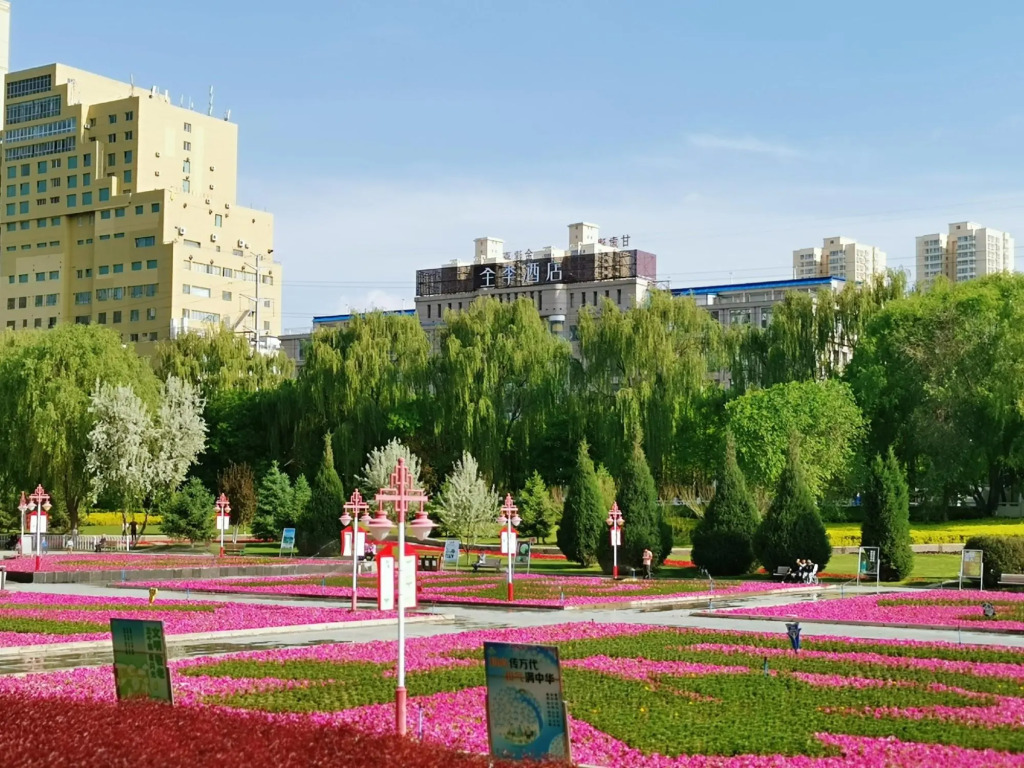 Ji Hotel Lanzhou West Railway Station North