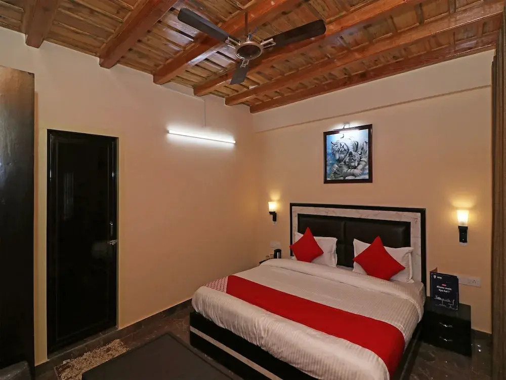 OYO 13883 Hotel Panorama