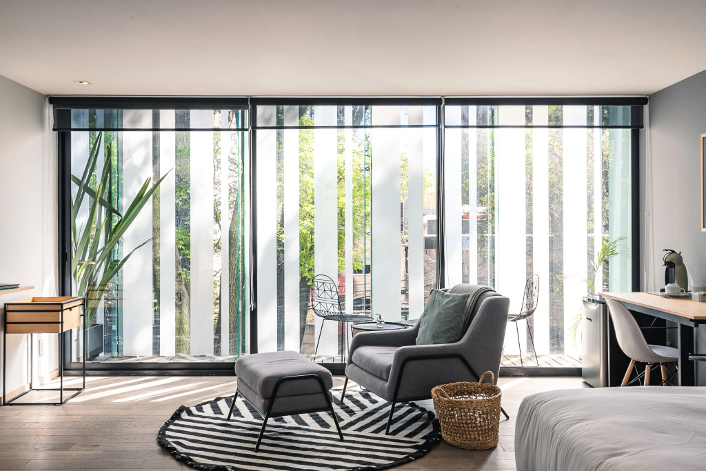 Casai Luxury Designer Apt in the Best Location