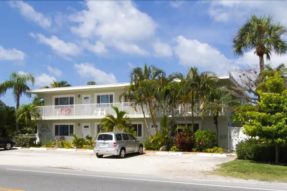Palm Cay 4
