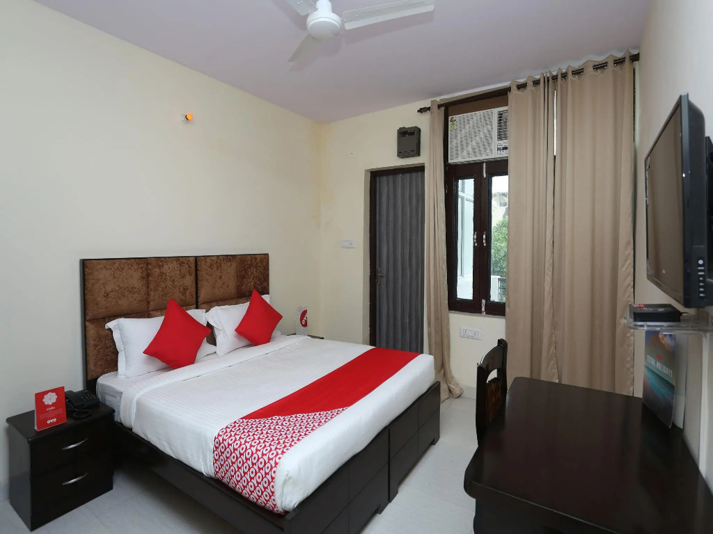 OYO 15738 Hotel Awesome Villa