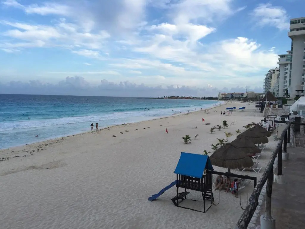 Cancun Plaza - Best Beach