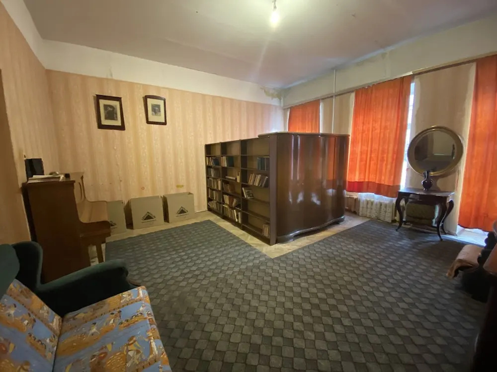 Apartment on Pestelya 4