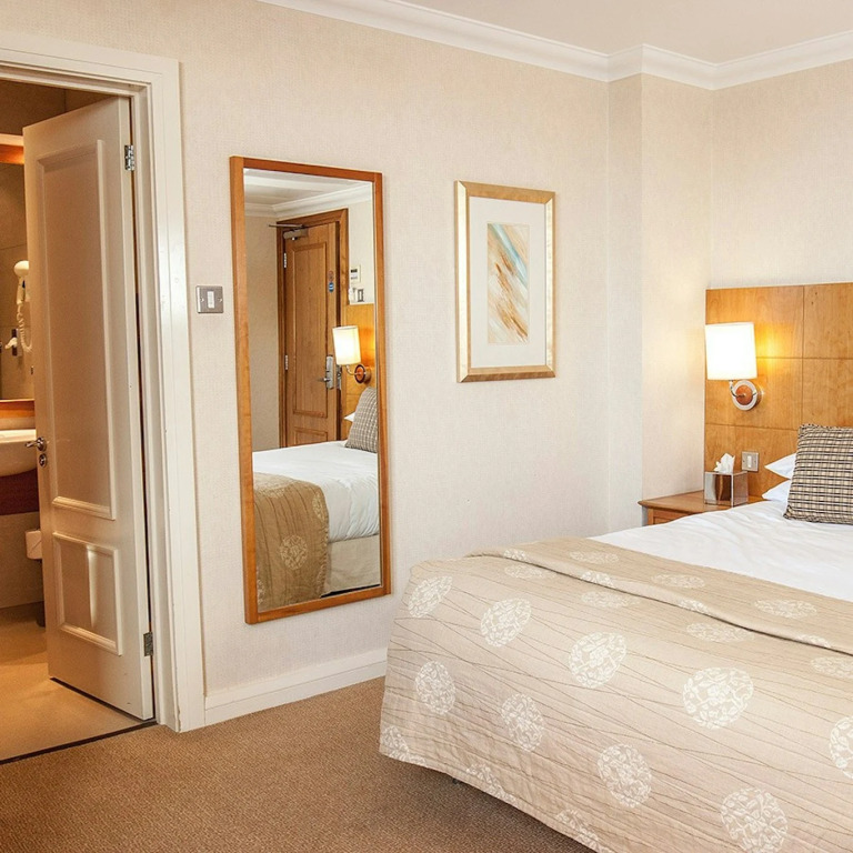 Harbour Heights Hotel
