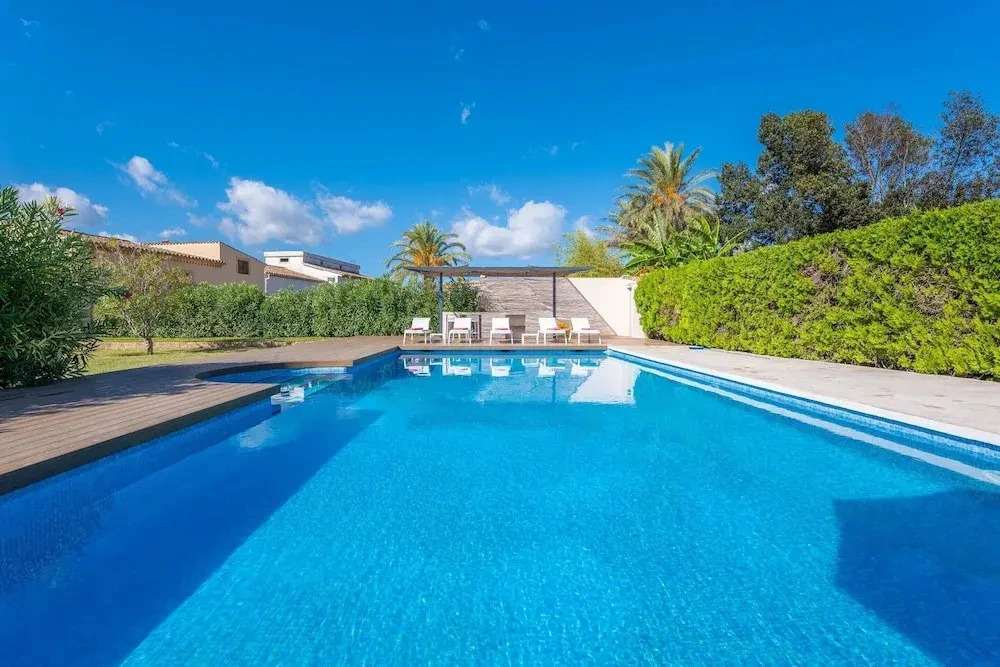 Luxury Villa With Tennis Court