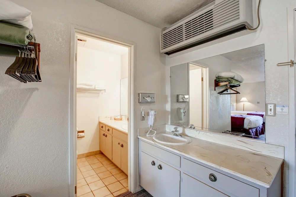 Desert Hot Springs Spa Hotel