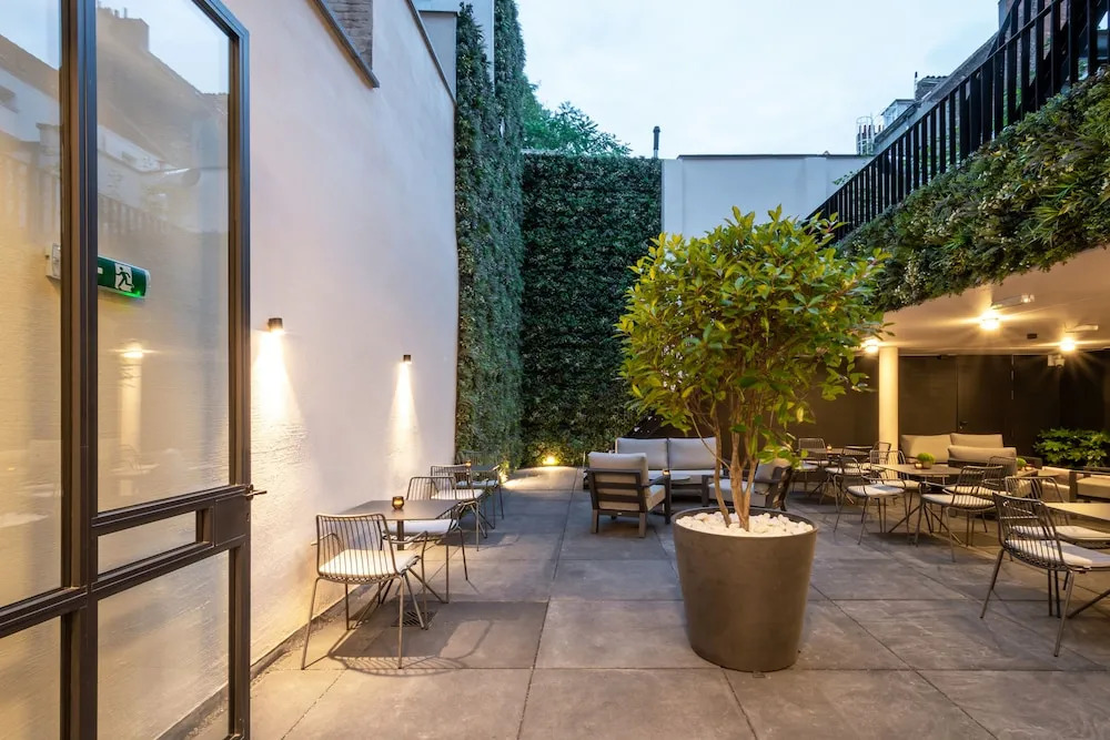 ONE TWO FOUR - Hotel & Spa
