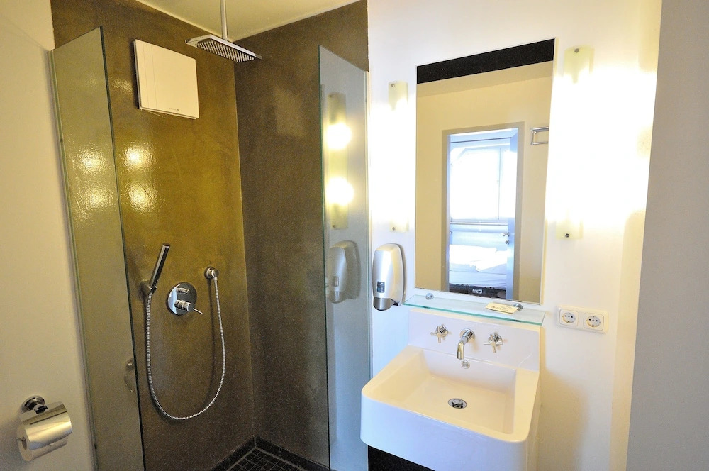 Five Elements Hostel and Capsules Frankfurt