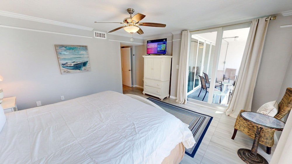 Shoreline Towers 1105 2 Bedroom Condo