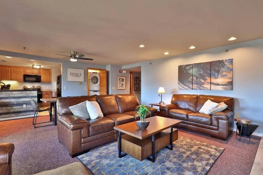 Beautiful 2 Bedroom Condo - Highridge B6