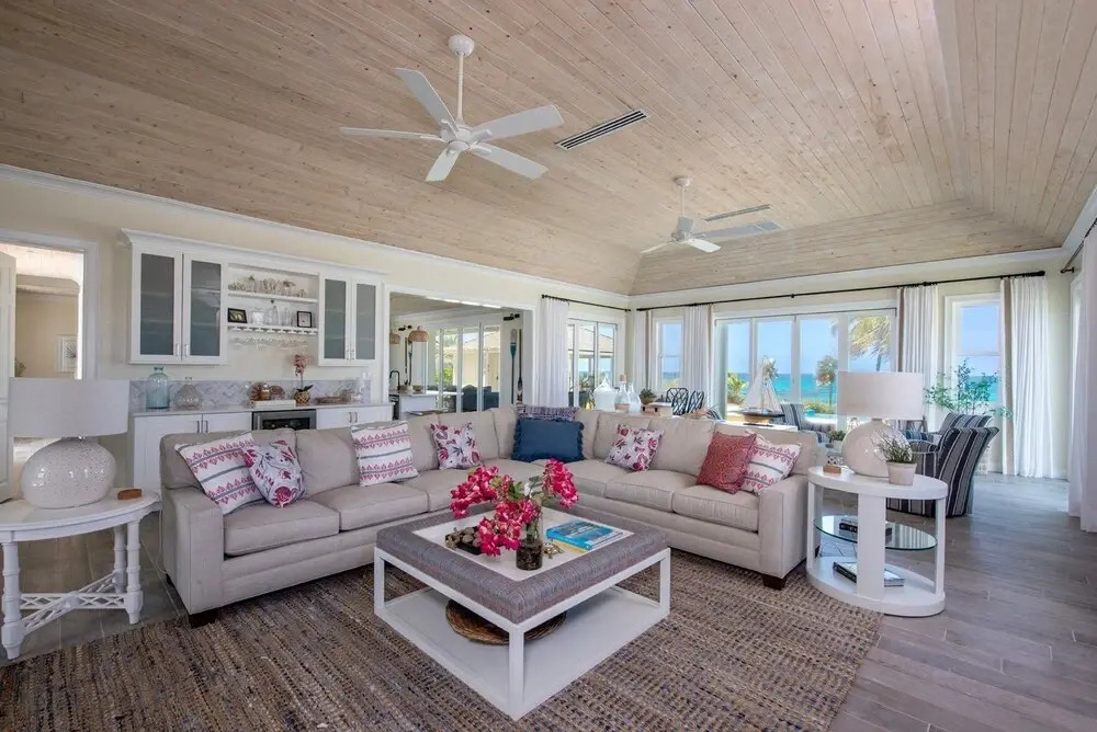 Cricket Beach House-luxurious Beachfront House 5 Bedroom Home