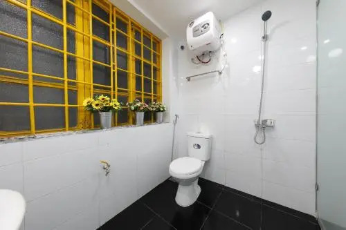 GREENY PRIVATE ROOM 100m to Hanoi Train Station