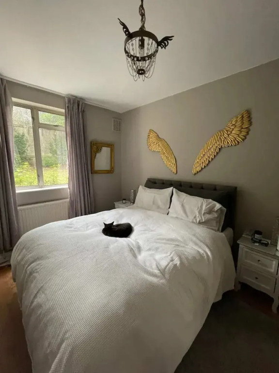 Cosy & Chic 1BD Flat - 6 Minutes to Notting Hill!