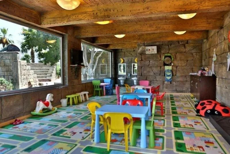Dolphin Suite Hotel