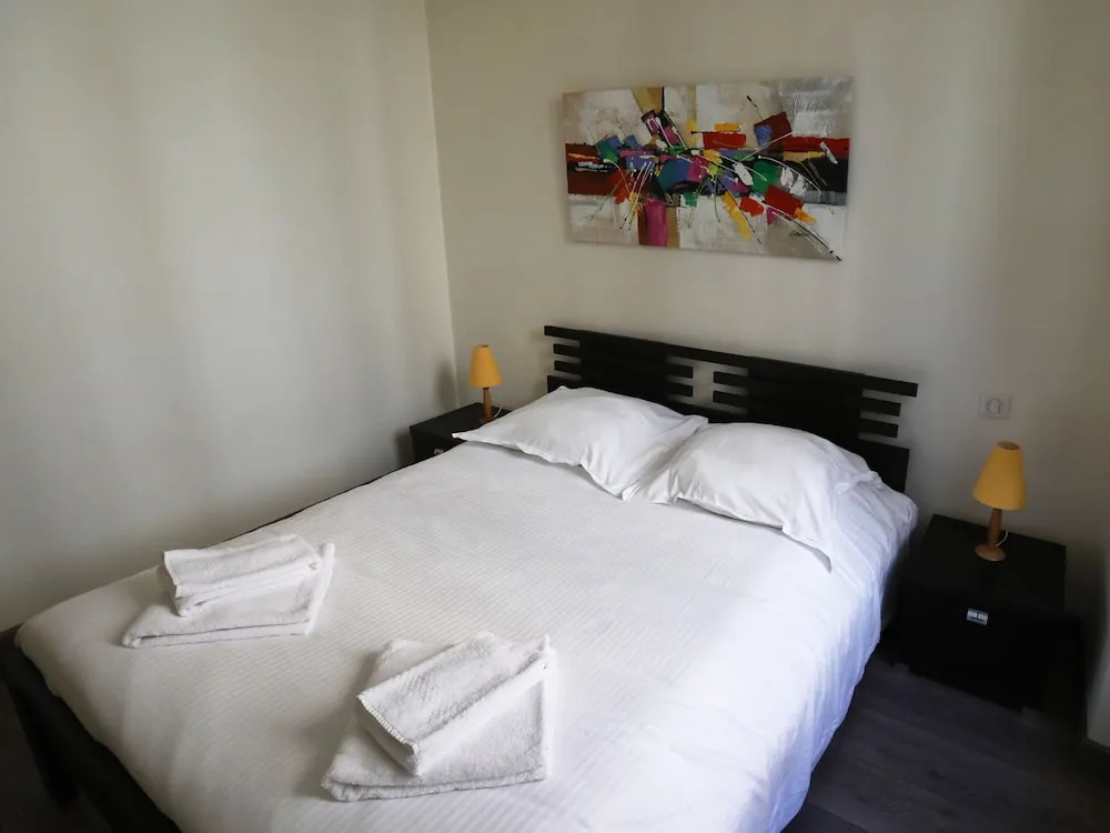 1bd Apartment Right Downtown