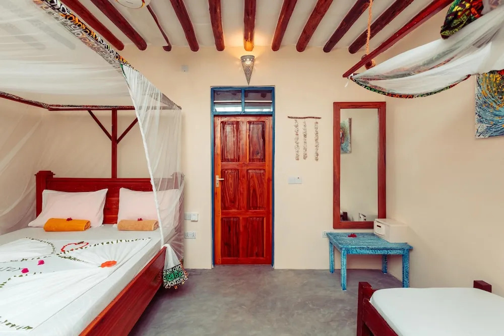 Demani Lodge
