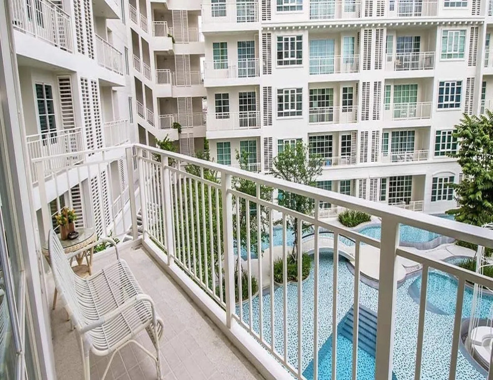 Summer Huahin Condo 2 Bedrooms Pool View Classic Room