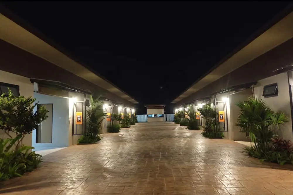 Leona hotel