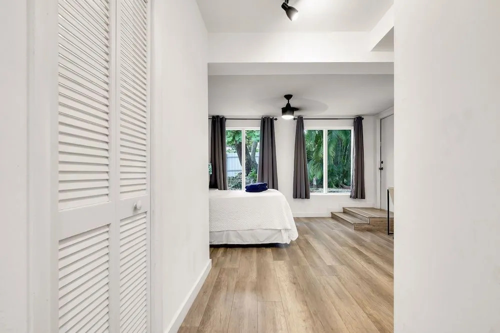 Modern & Fashionable Apartment w/Pool and Garden