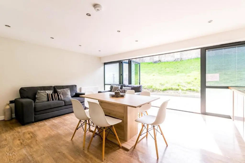 City Apartments - Monkbar Mews