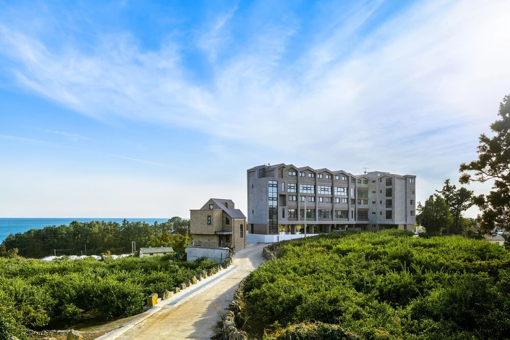 The House Adagio