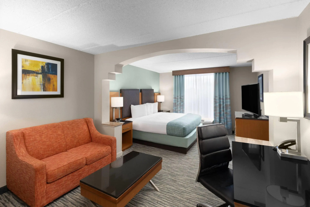 Wingate by Wyndham Greensboro-Coliseum