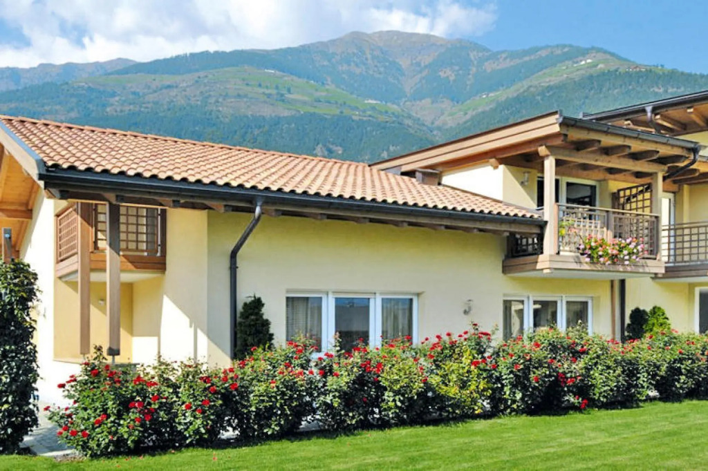 in Schlanders with 1 bedrooms and 1 bathrooms