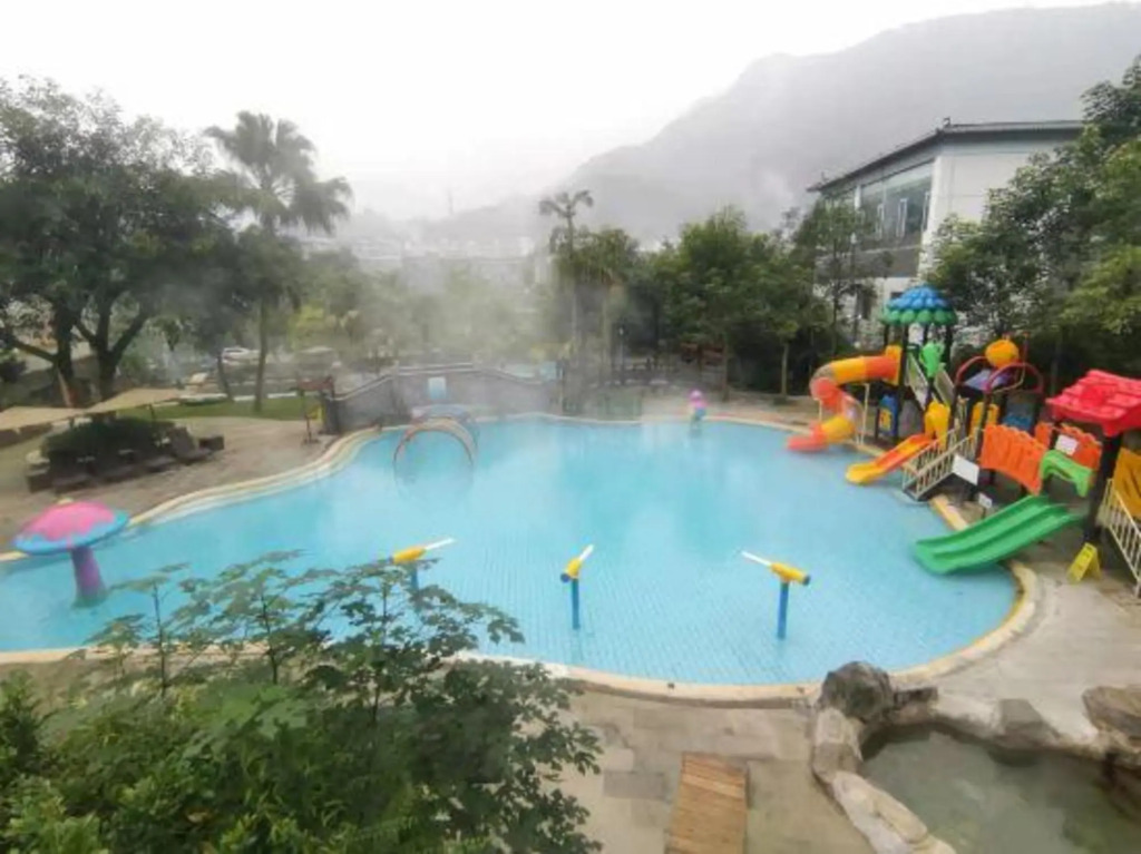 Chongqing White-collars East Hotspring Hotel
