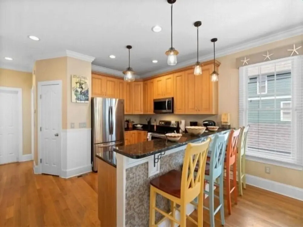 After Dune Delight - Relax And Unwind In This Fun And Spacious 3 Story Home. Light, Bright, And Close To Everything! 4 Bedroom Townhouse by RedAwning