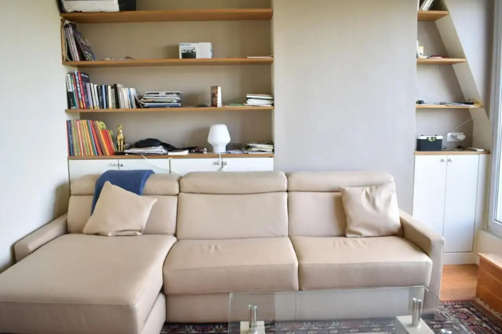 Fully Renovated Bright Studio with High View