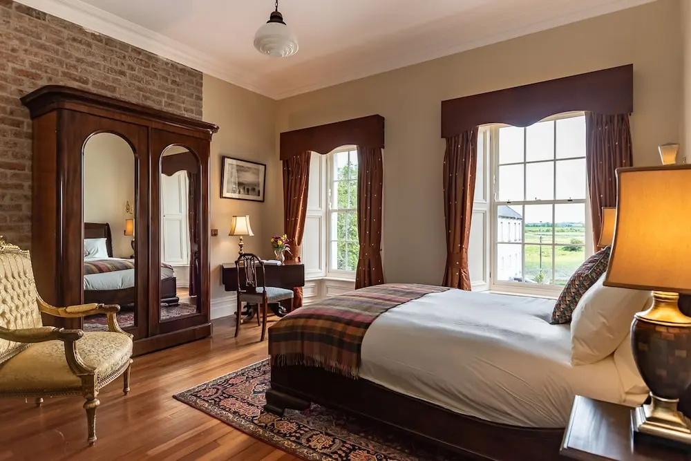 8 Bedroomed House Steeped in History