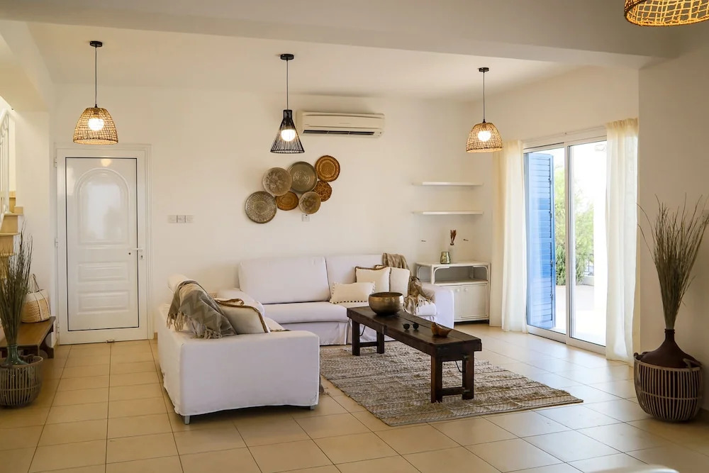 Phaedrus Living: Seaside Luxury Villa Anafi