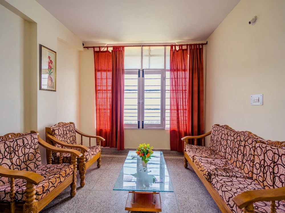 OYO 14127 Home Doon View 3BHK Library Chowk