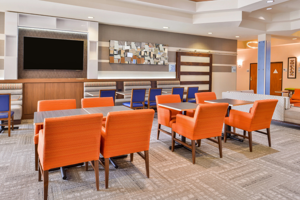 HOLIDAY INN EXPRESS & SUITES ELK GROVE CENTRAL - HWY 99 by IHG