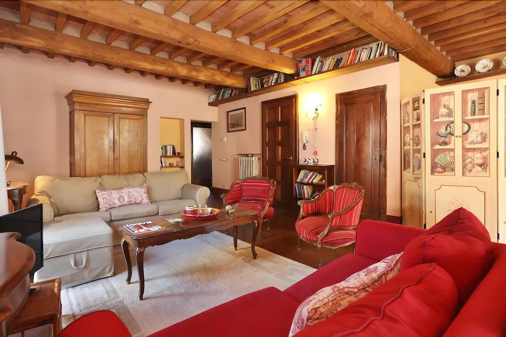 Delfina by Vacation in Lucca